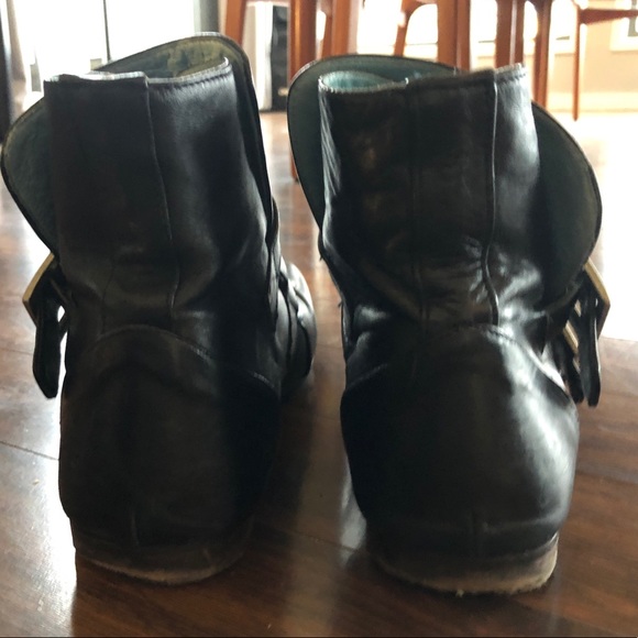 COPY - John Fluevog Cassady ankle boots. - Picture 3 of 8